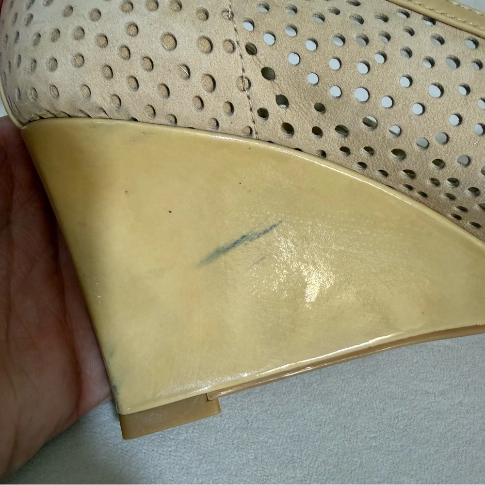 Stuart Weitzman Women’s Size 7.5 Perfecto Peep Toe Wedges - Picture 9 of 16